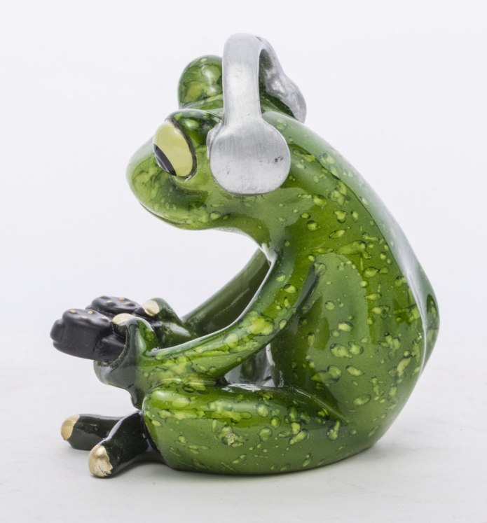 Figurka żaba gracz na prezent